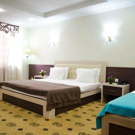 Luxury House Hotel Shymkent Exterior photo